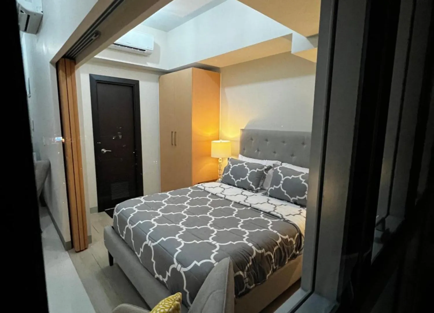 1 Bedroom Uptown Bgc Condo With Balcony Manila