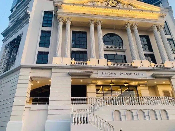 1 Bedroom Uptown Bgc Condo With Balcony Manila