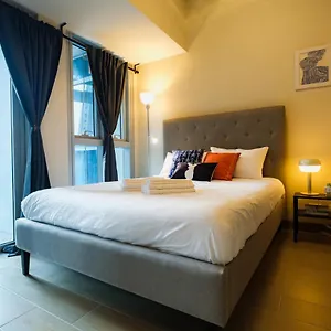 Apartment Cozy 1br In Manila, Bgc, With Balcony & Pool, Manila
