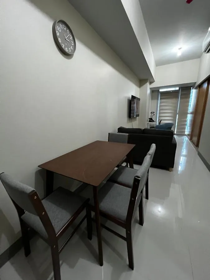 1 Bedroom Uptown Bgc Condo With Balcony Manila Apartment