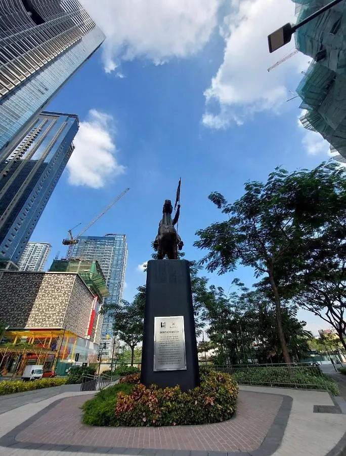 1 Bedroom Uptown Bgc Condo With Balcony Manila Apartment