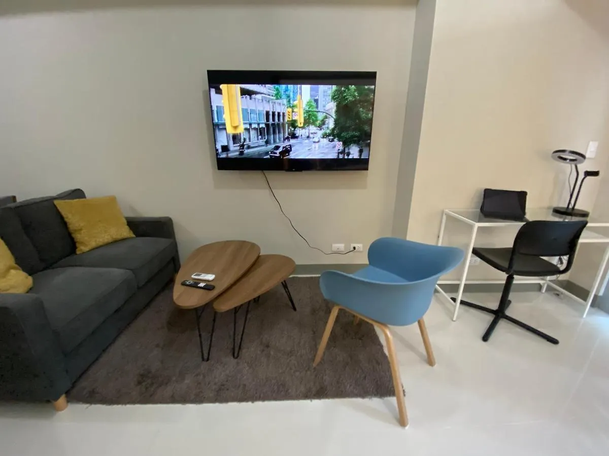 1 Bedroom Uptown Bgc Condo With Balcony Manila 0*,