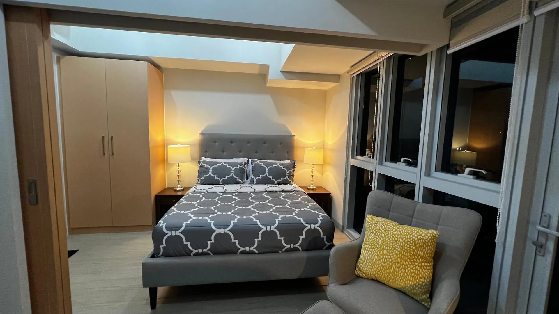 Apartment 1 Bedroom Uptown Bgc Condo With Balcony Manila
