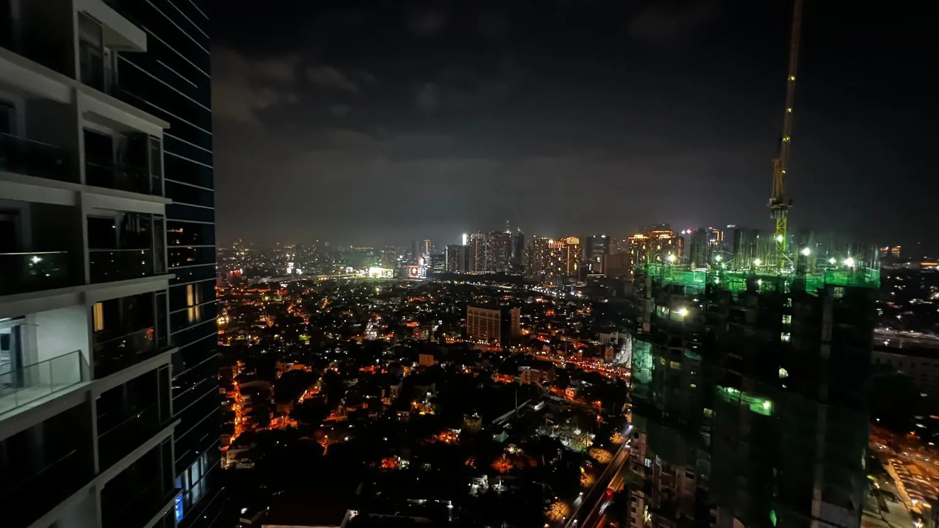 1 Bedroom Uptown Bgc Condo With Balcony Manila Philippines