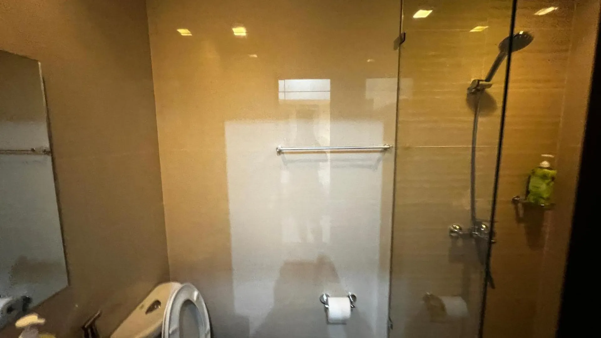1 Bedroom Uptown Bgc Condo With Balcony Manila Philippines